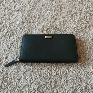 Kate Spade Green Zip Wallet